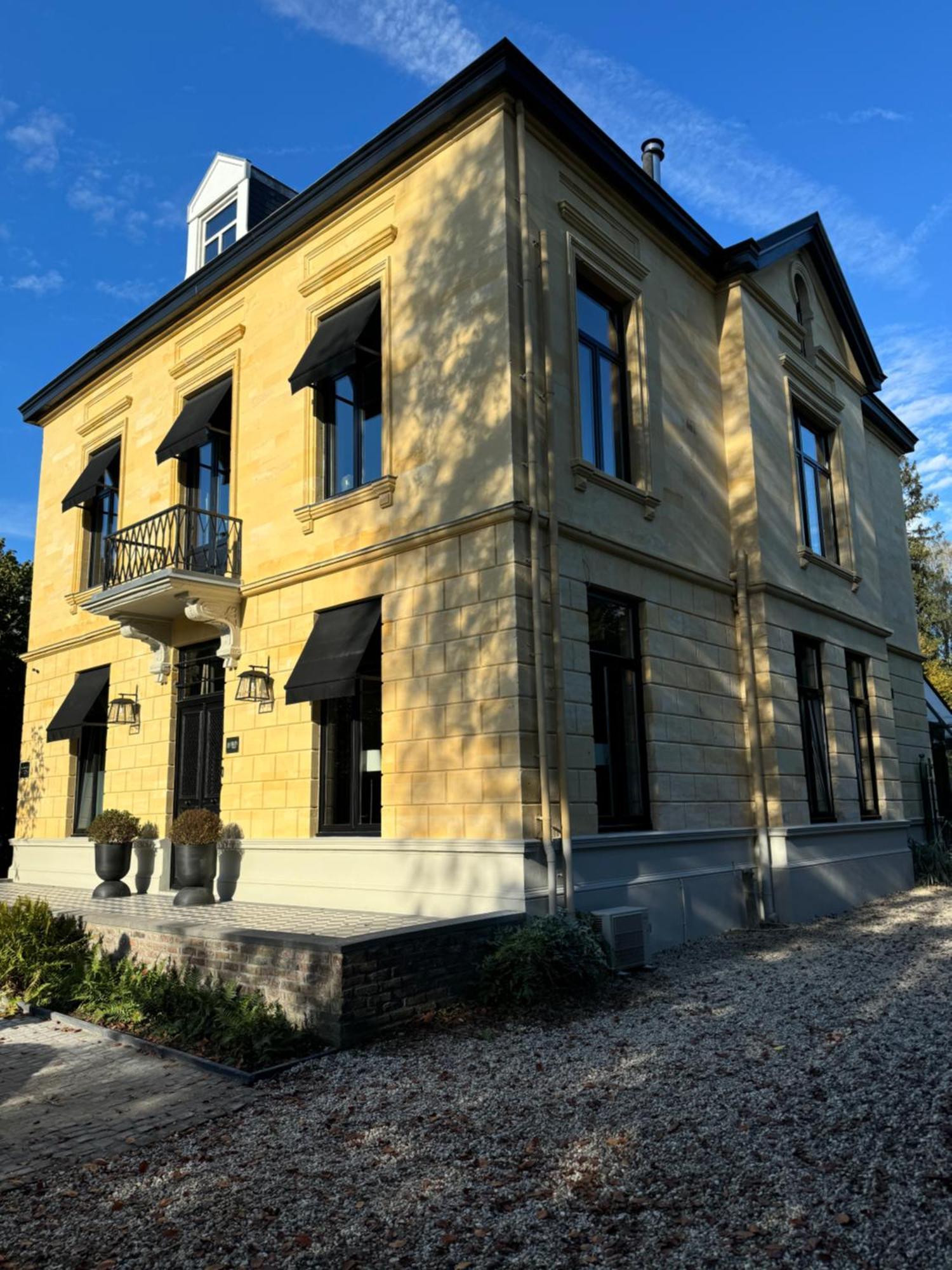 Villa V Petit Hotel Valkenburg aan de Geul Buitenkant foto